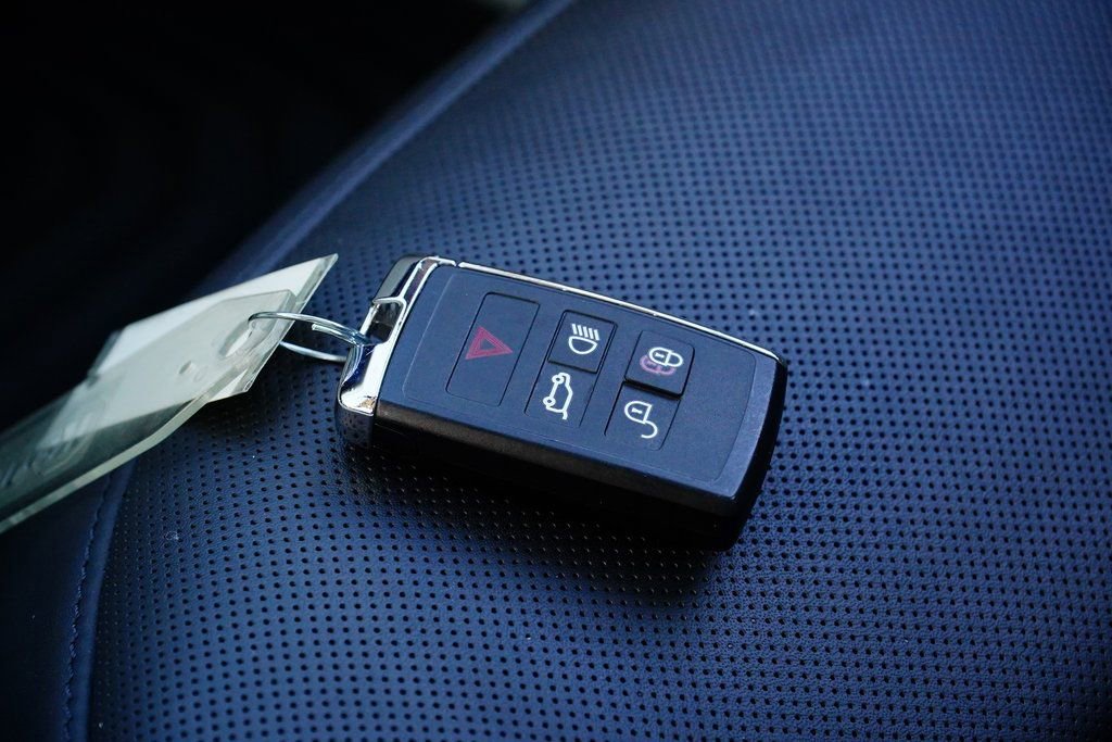 Used 2023 Land Rover Range Rover SE AWD/4WD image 36