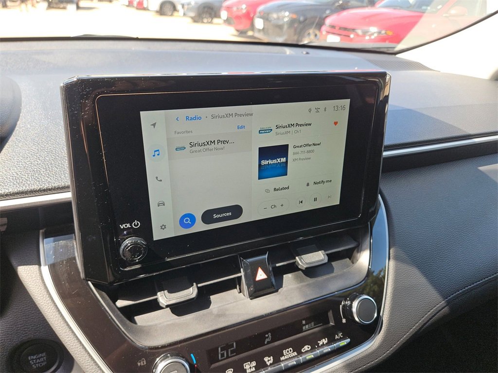 Used 2025 Toyota Corolla Cross LE image 19