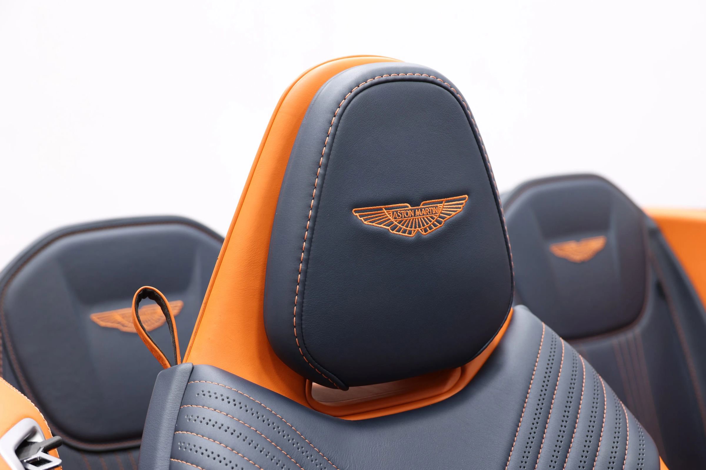 Used 2019 Aston Martin DB11 Volante RWD image 98