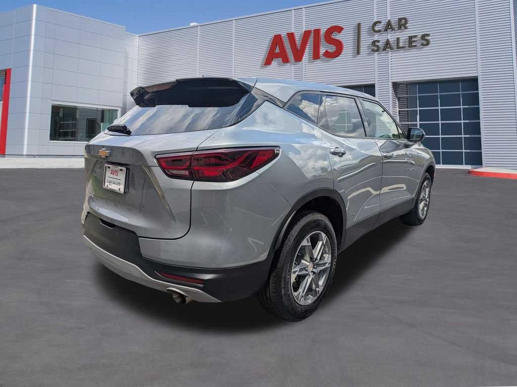 Used 2025 Chevrolet Blazer LT FWD image 6