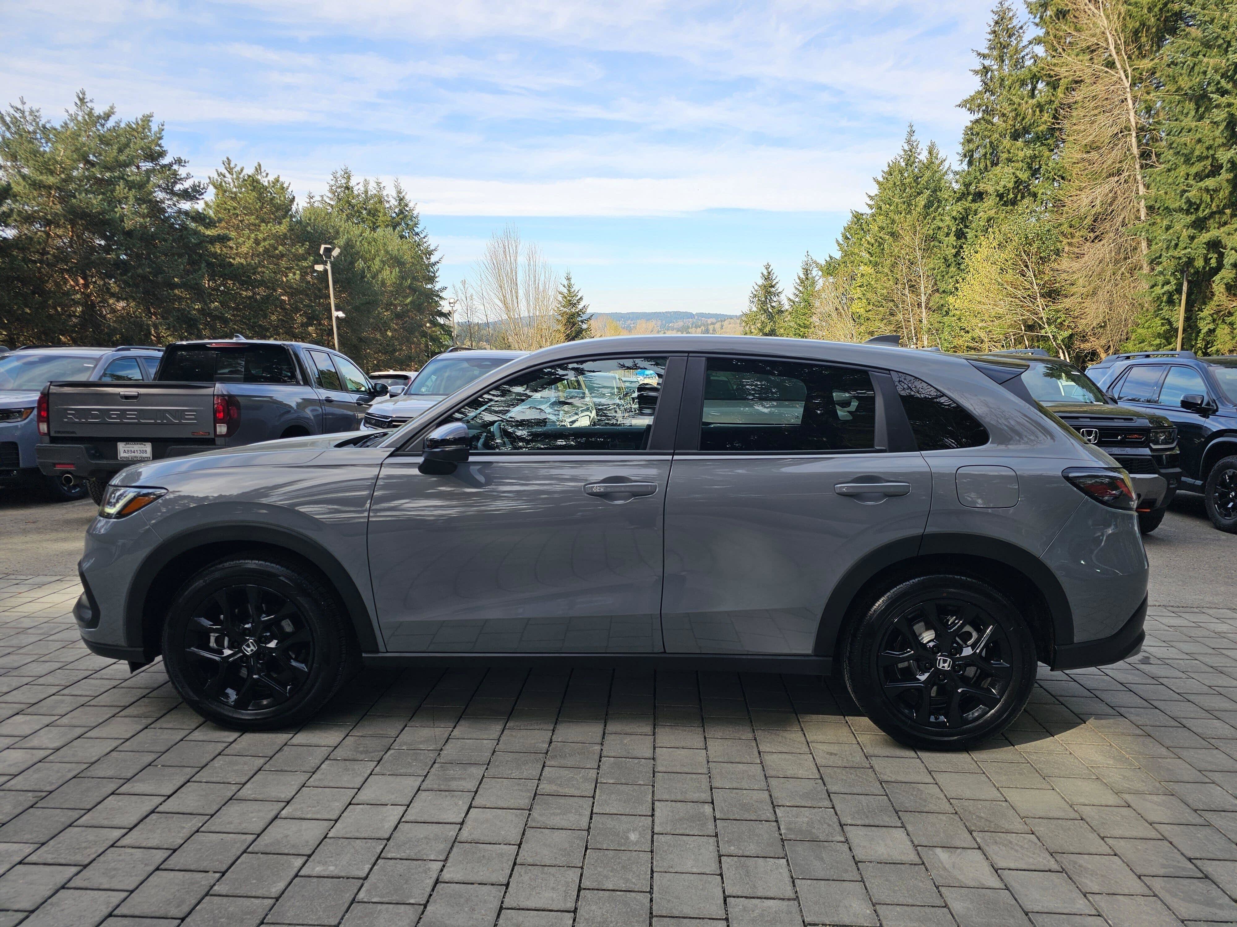 Certified 2025 Honda HR-V Sport image 4