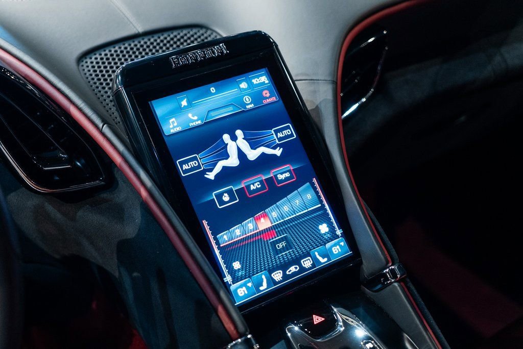 Certified 2022 Ferrari Roma RWD image 33