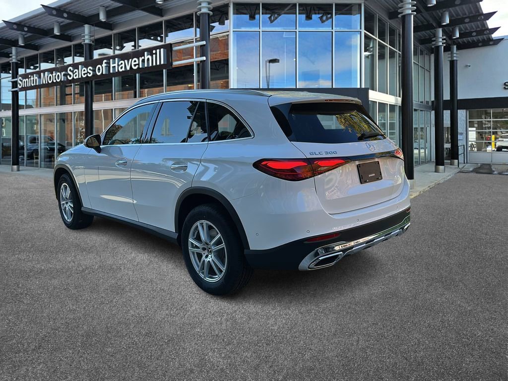 Used 2025 Mercedes-Benz GLC 300 4MATIC image 4