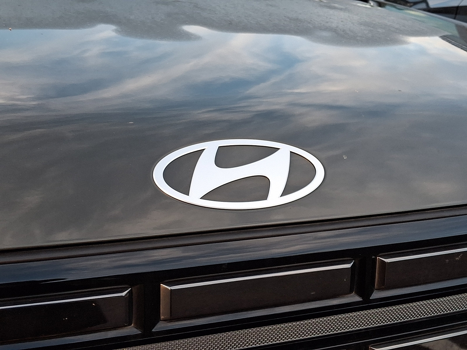 Used 2024 Hyundai Santa Fe Limited AWD/4WD image 8