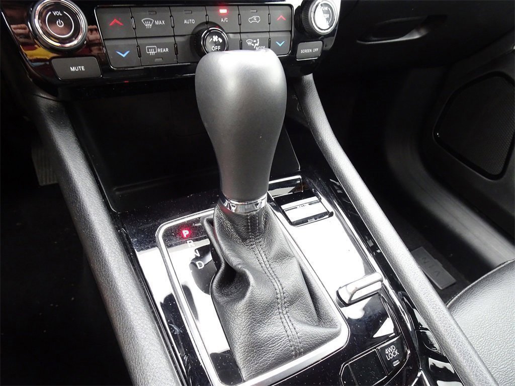 Used 2024 Jeep Compass Limited image 16