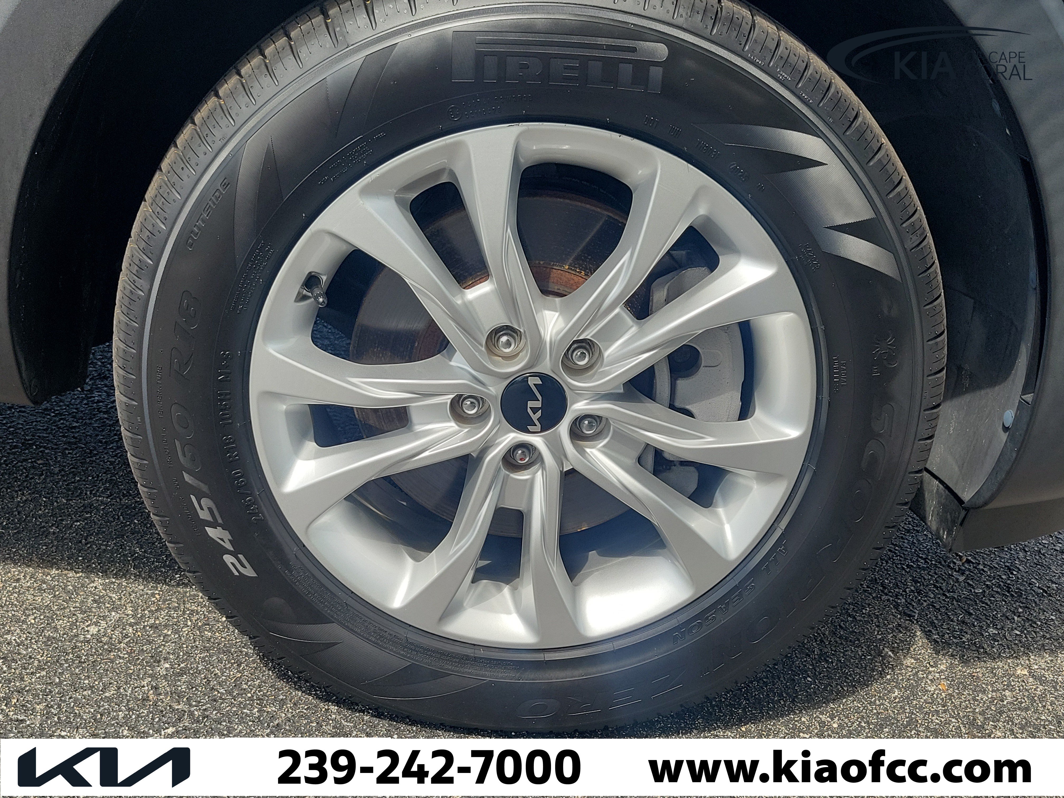 Used 2022 Kia Telluride LX FWD image 7