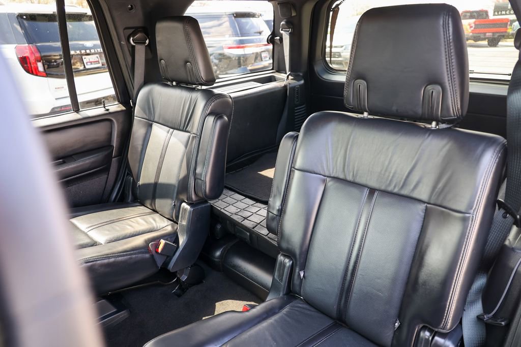 Used 2017 Lincoln Navigator Select image 32