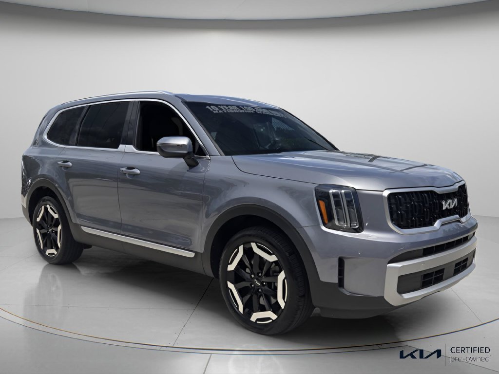 Certified 2023 Kia Telluride EX w/ EX Captain's Chair Package FWD image 9
