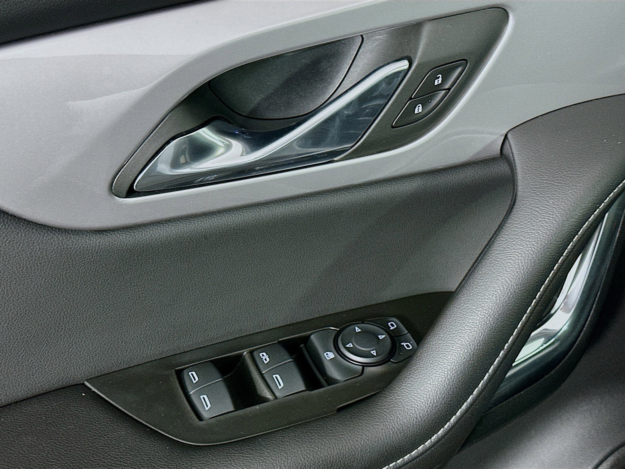 Used 2023 Chevrolet Blazer LT image 15