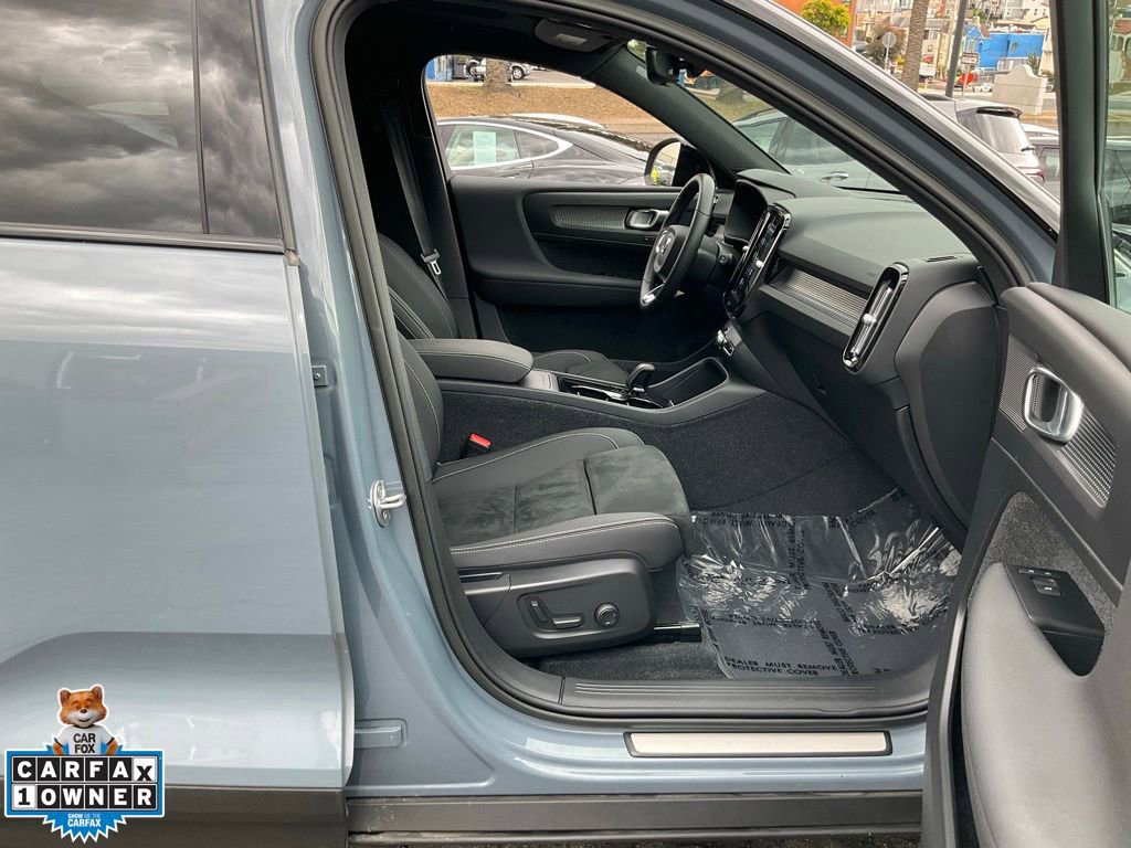Used 2022 Volvo XC40 P8 Recharge Plus AWD/4WD image 60