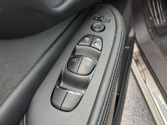 Used 2019 Nissan Murano SL w/ Cargo Package FWD image 21