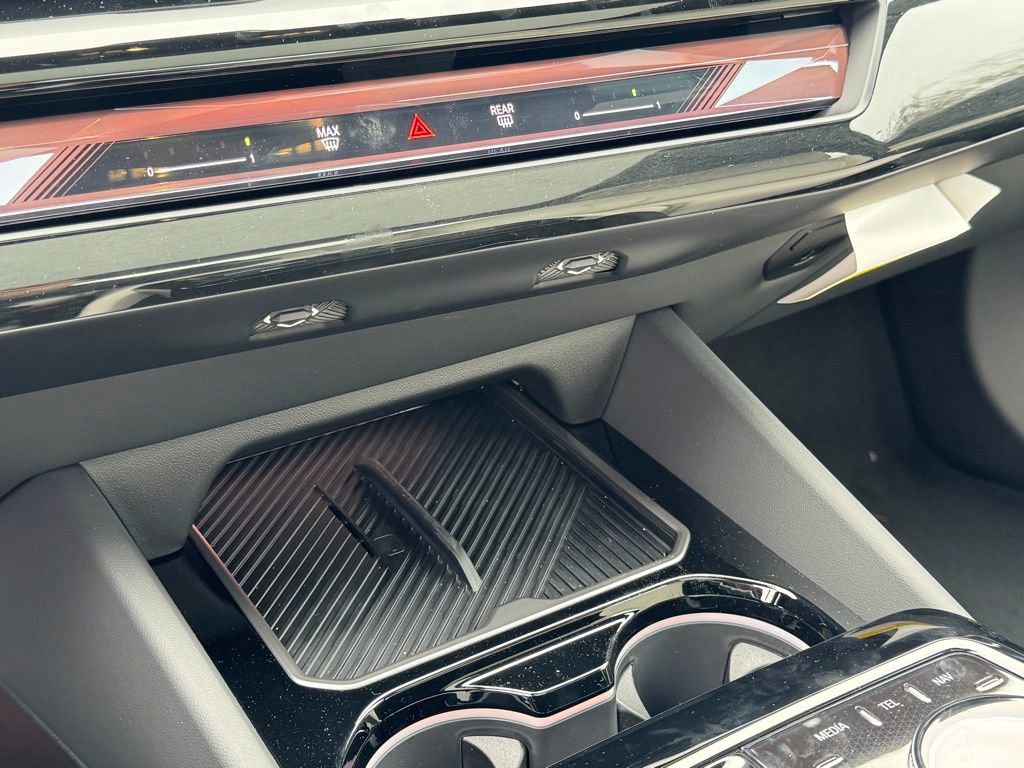 New 2026 BMW 550e xDrive w/ Premium Package image 11