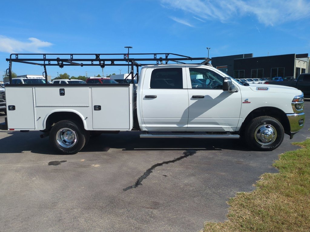 New 2026 RAM 3500 Tradesman w/ Chrome Appearance Group A AWD/4WD image 3