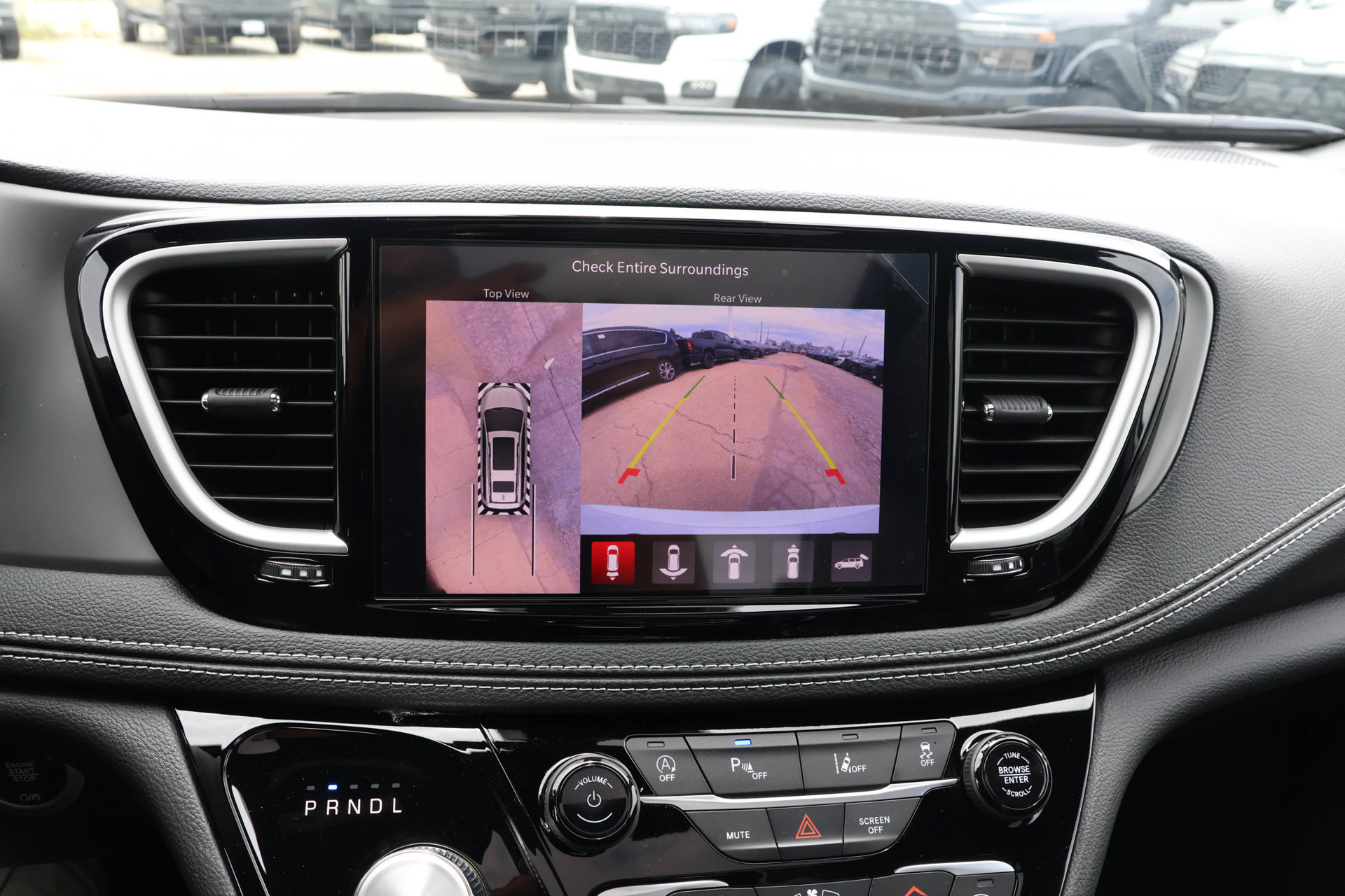 New 2027 Chrysler Pacifica Limited FWD image 21