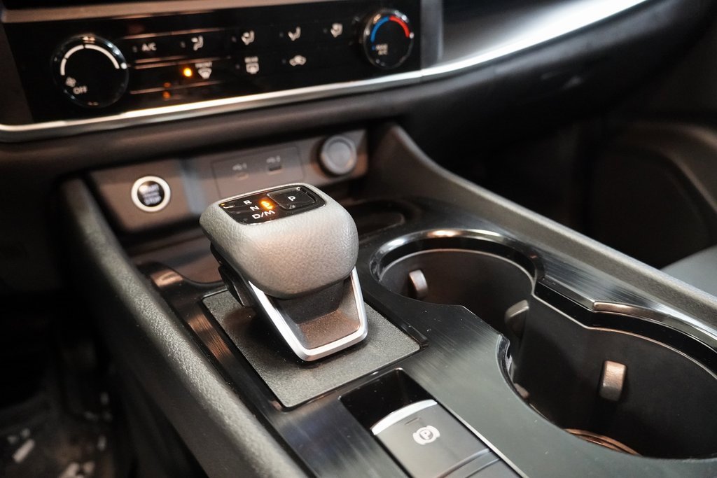 Used 2023 Nissan Rogue S image 20