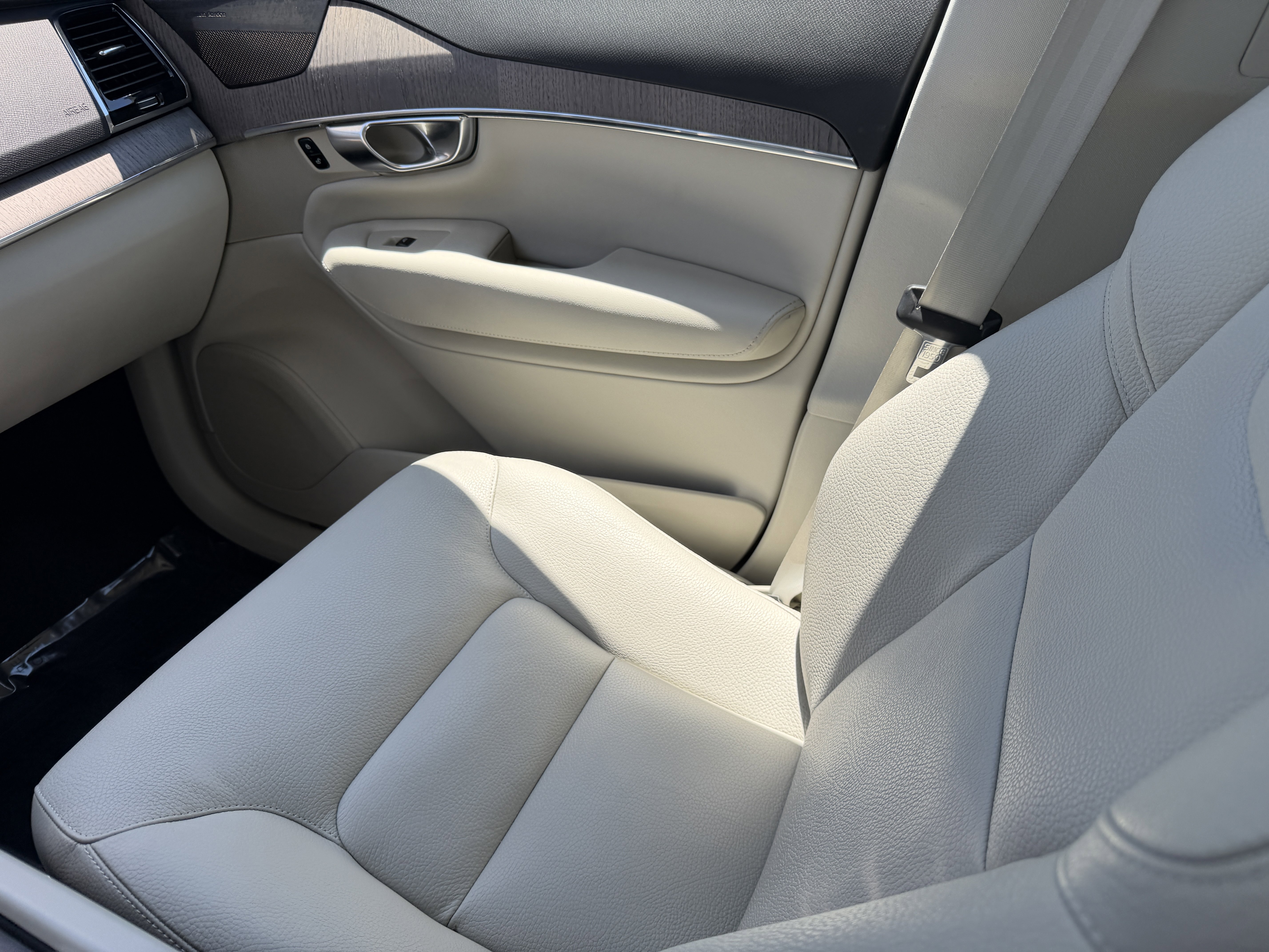 Certified 2023 Volvo XC90 B6 Plus AWD/4WD image 15