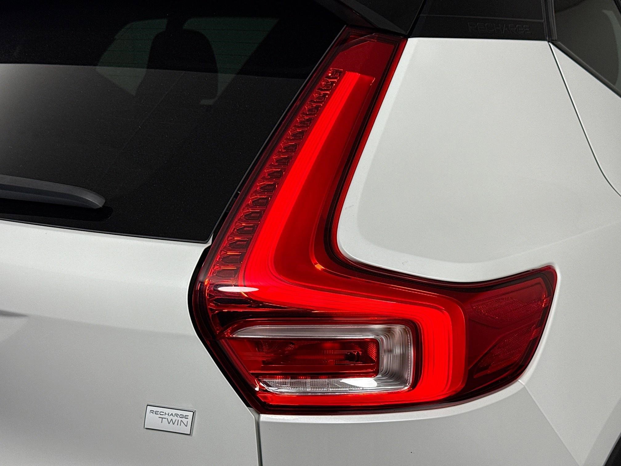 Used 2022 Volvo XC40 P8 Recharge Plus image 33