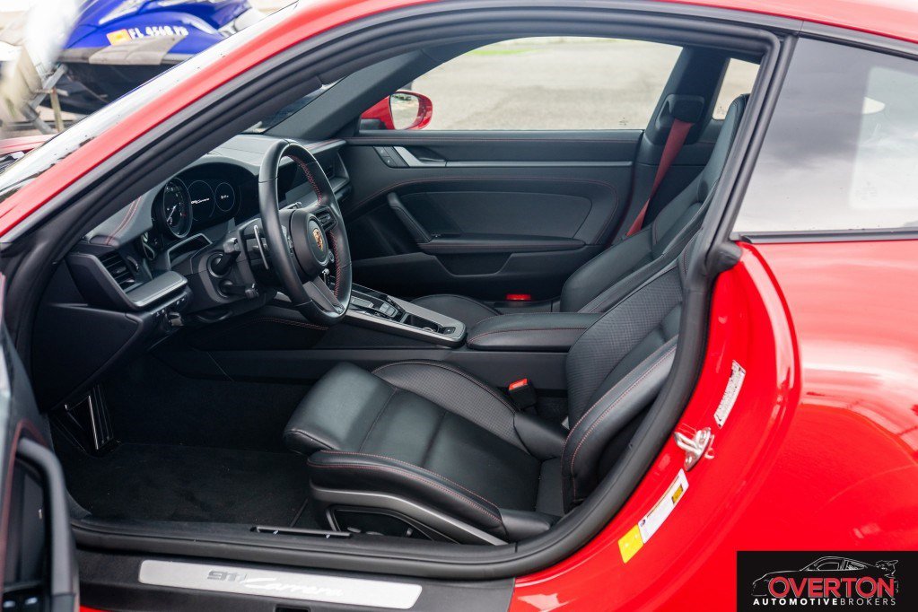 Used 2024 Porsche 911 Carrera image 16