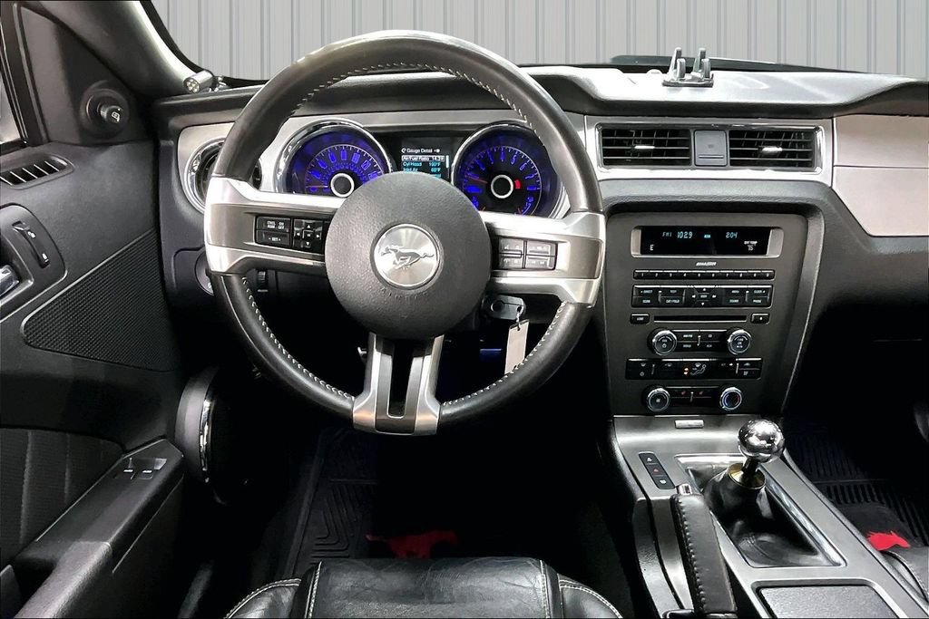 Used 2014 Ford Mustang GT Premium w/ Comfort Package RWD image 8