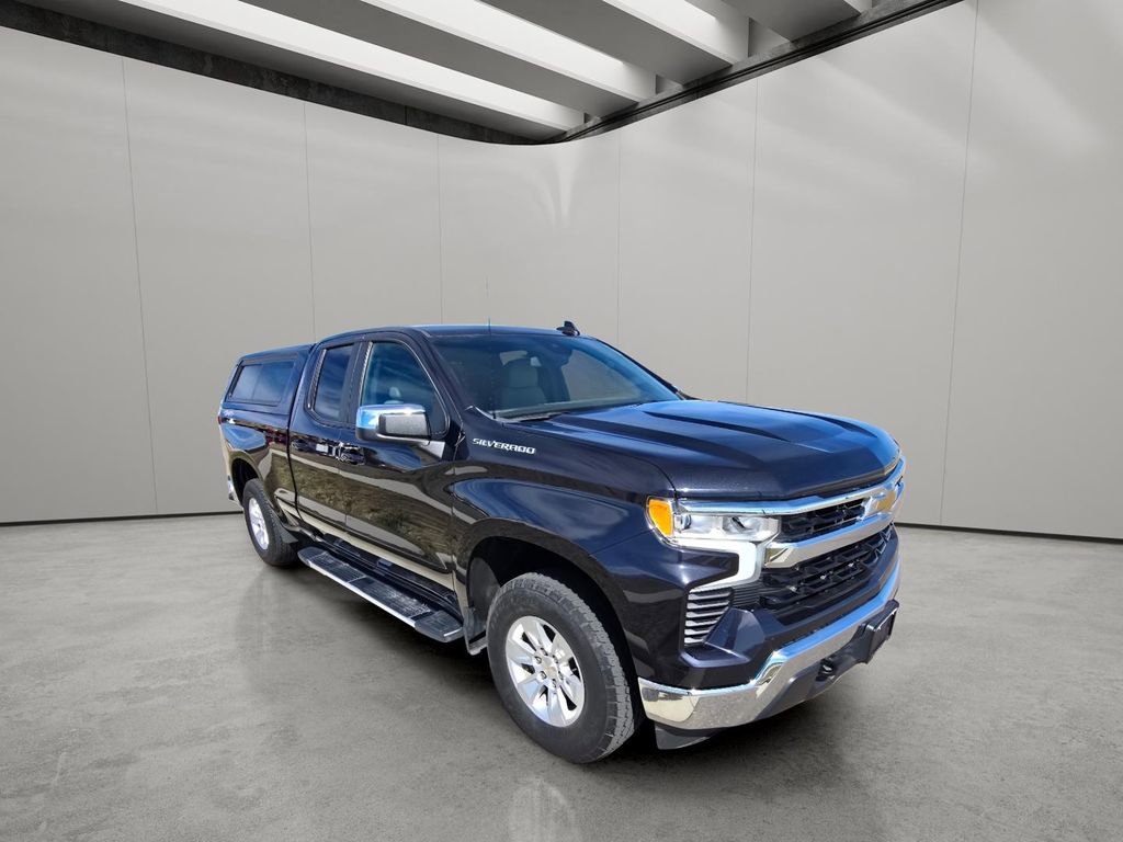 Used 2023 Chevrolet Silverado 1500 LT AWD/4WD image 7