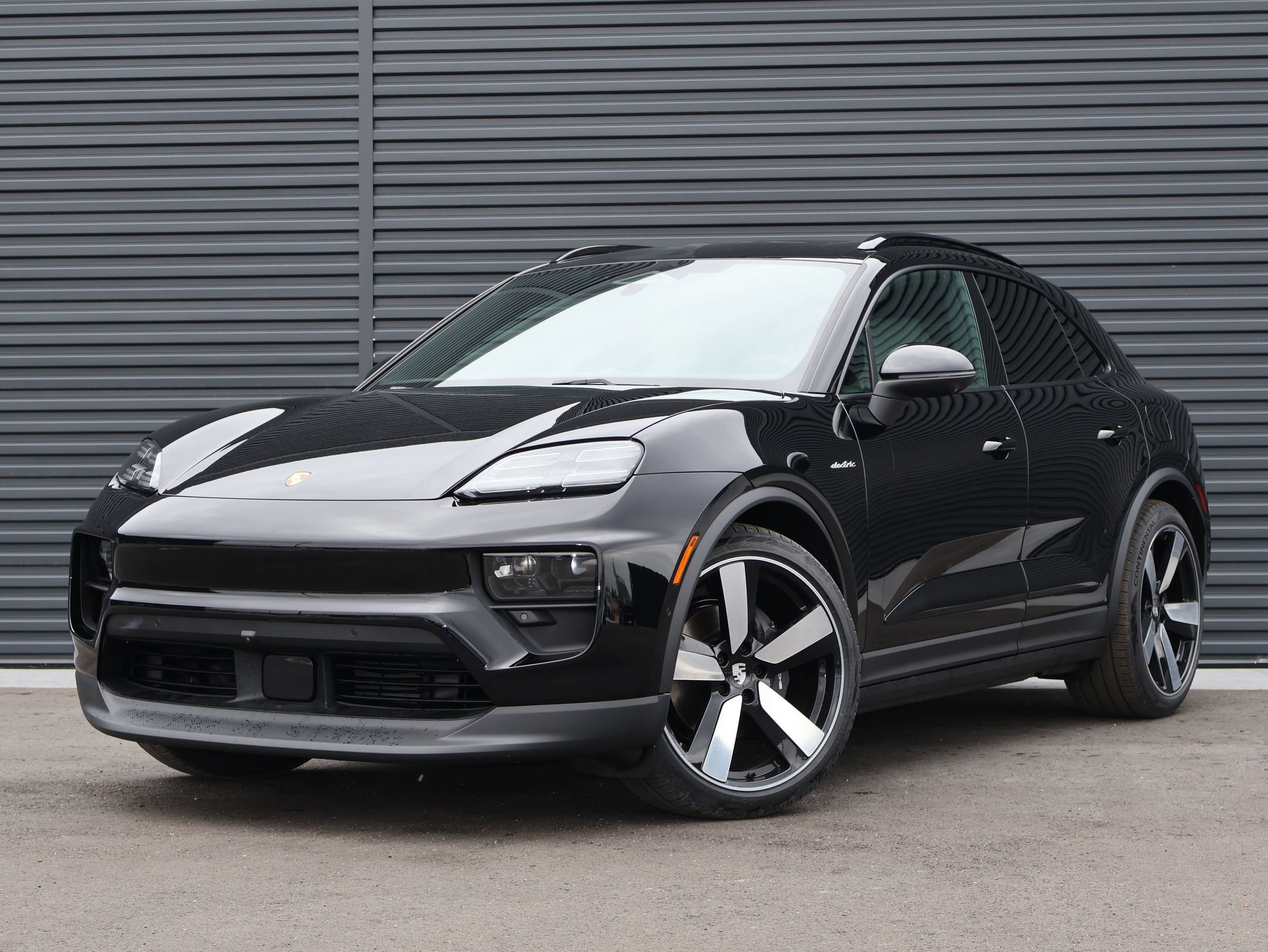 New 2026 Porsche Macan 4 Electric AWD/4WD image 1