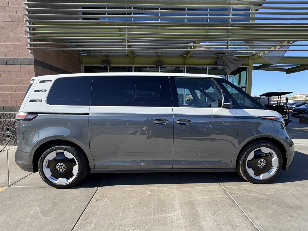 Used 2025 Volkswagen ID. Buzz Pro S Plus image 9