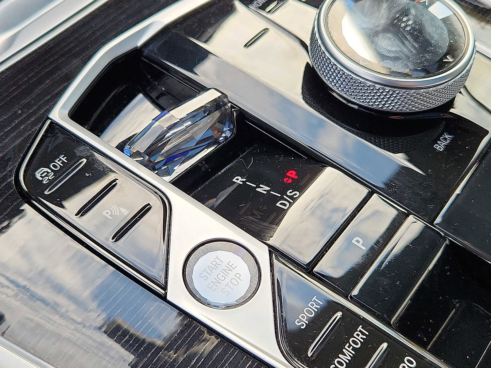 Certified 2024 BMW X7 xDrive40i w/ Executive Package image 14