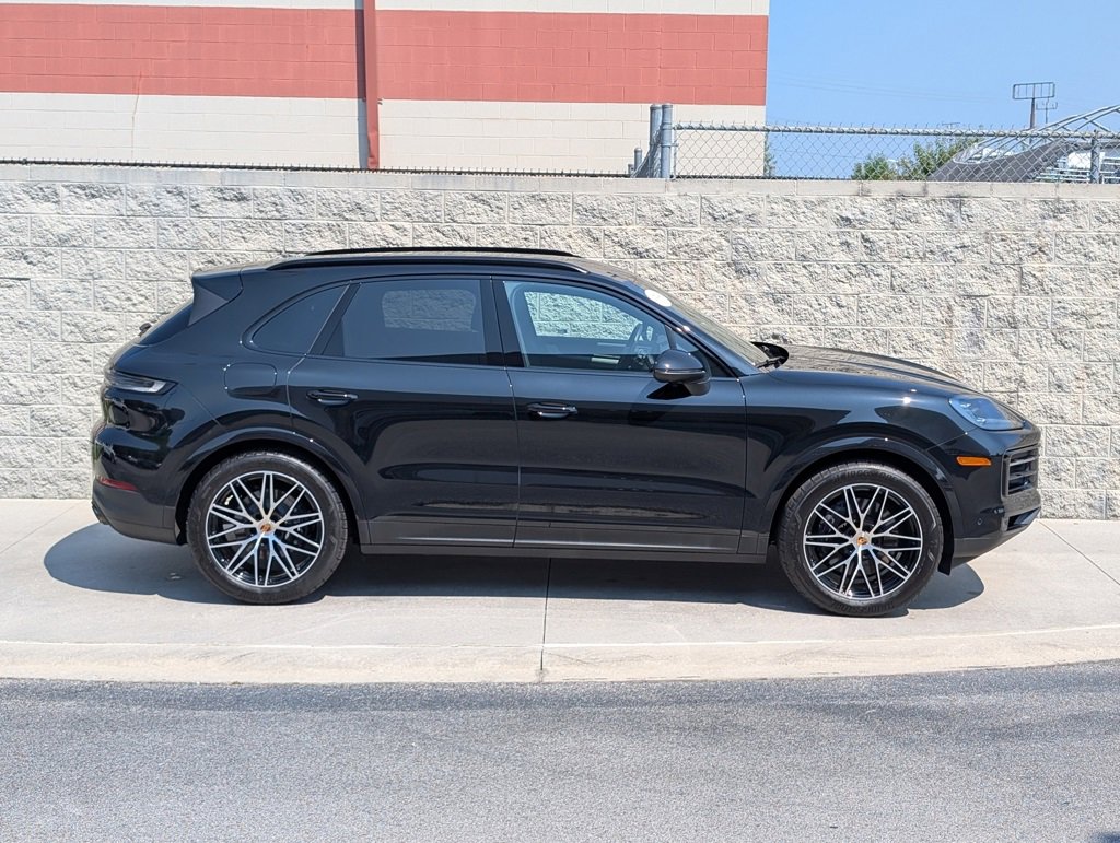 Certified 2025 Porsche Cayenne image 8