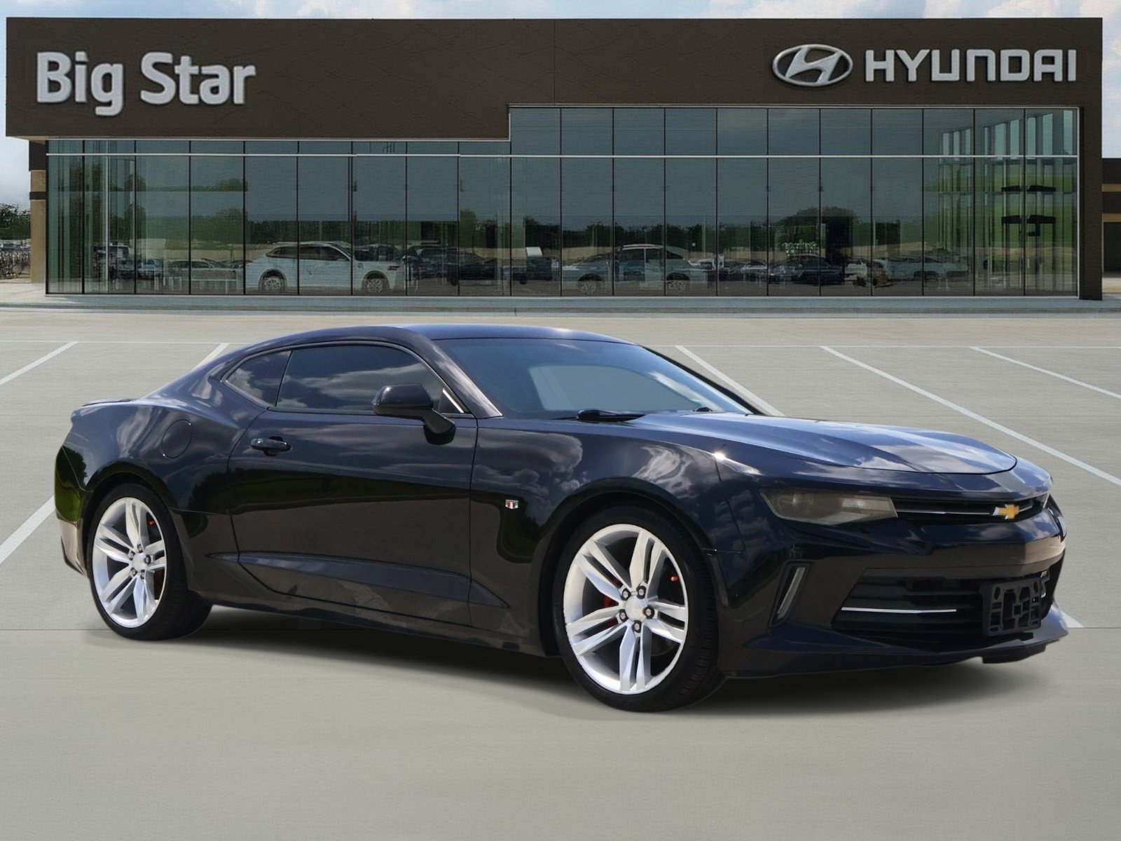 Used 2017 Chevrolet Camaro LT RWD image 6