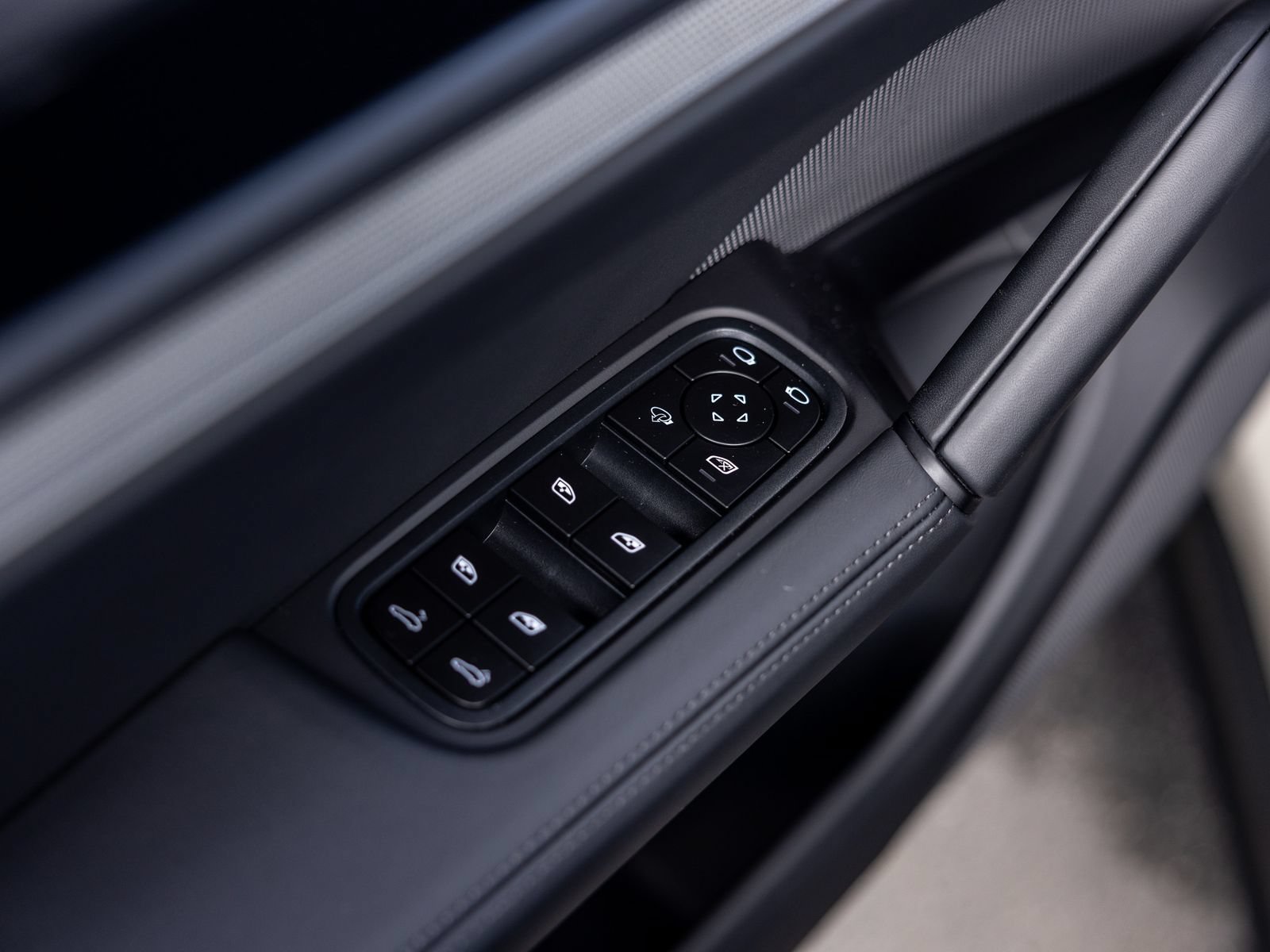 New 2026 Porsche Cayenne Coupe AWD/4WD image 45