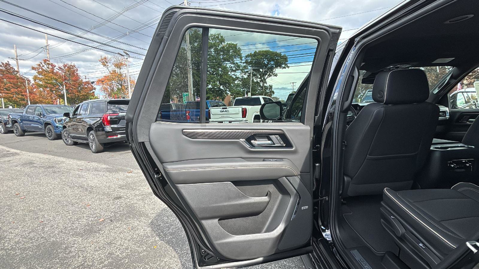 New 2026 GMC Yukon Elevation w/ LPO, Elevation Black Package image 31