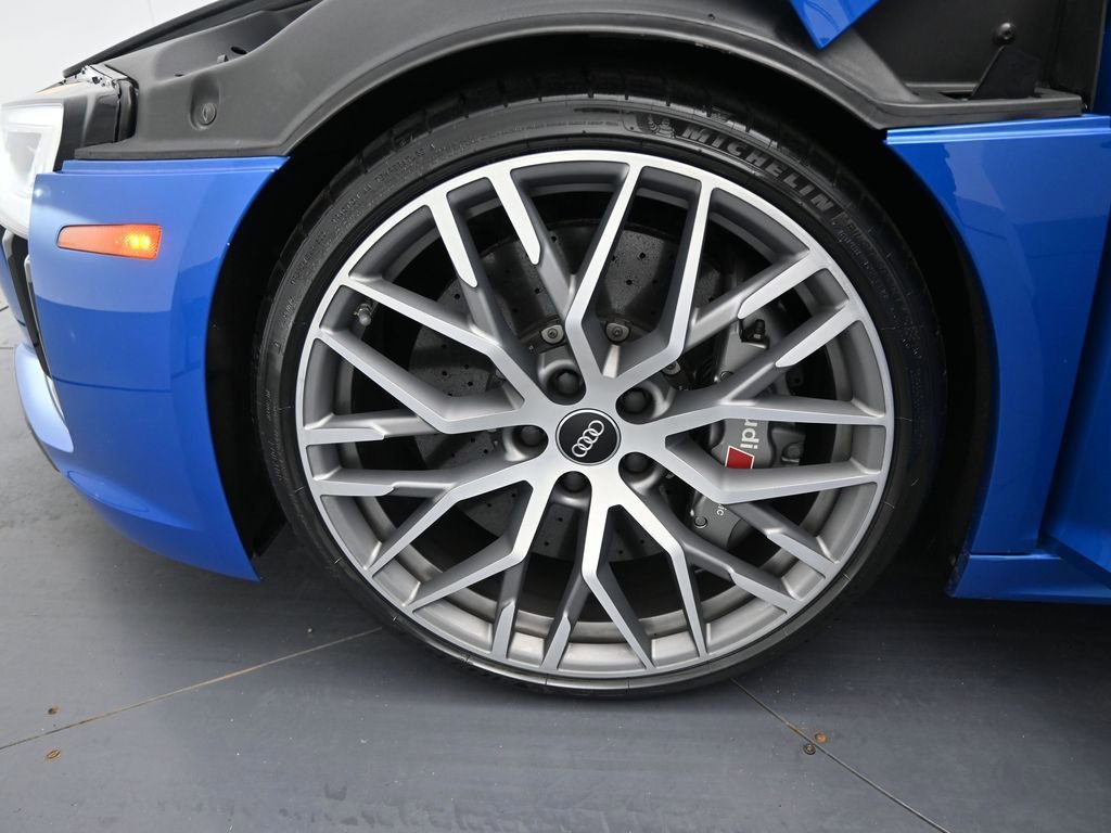 Used 2018 Audi R8 V10 plus w/ 20" Wheel Package image 40