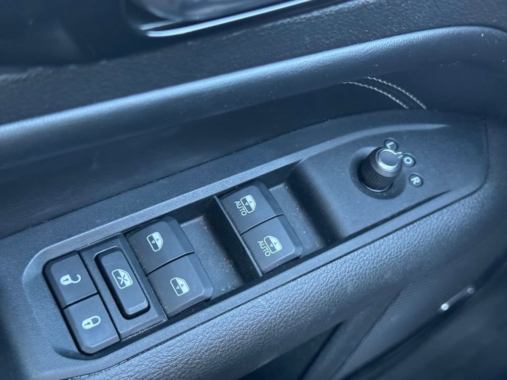 Used 2022 Jeep Compass Altitude w/ Sun and Sound Group image 15