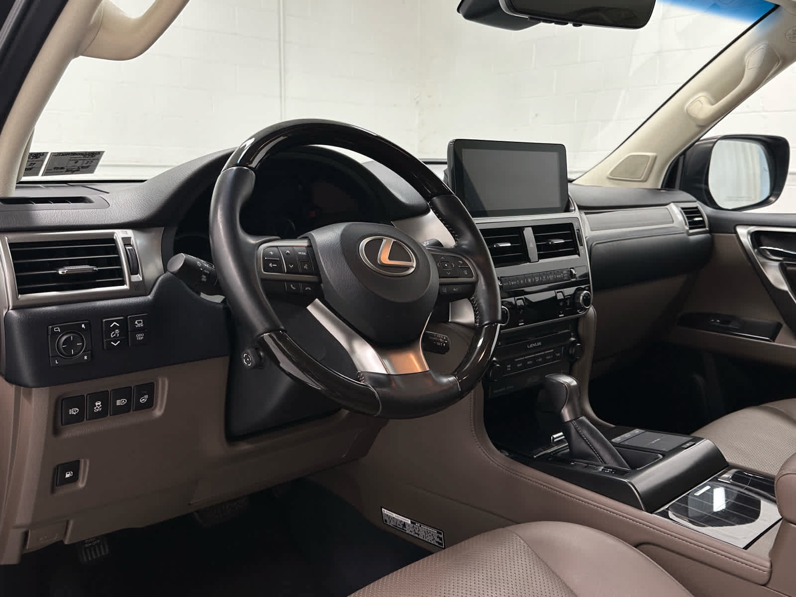 Used 2022 Lexus GX 460 Luxury w/ Sport Design Package AWD/4WD image 10