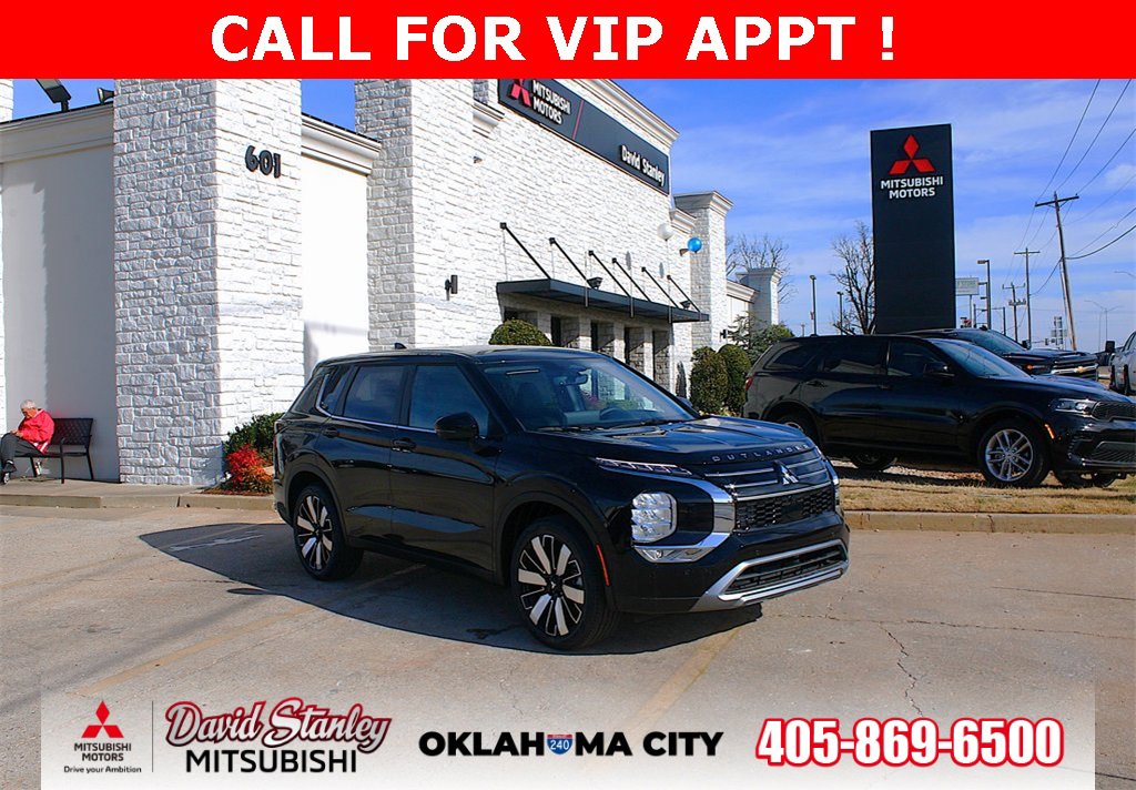 New 2026 Mitsubishi Outlander SE image 1