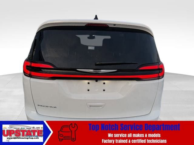 New 2026 Chrysler Pacifica Select image 12
