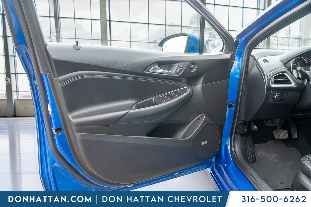 Used 2017 Chevrolet Cruze Premier FWD image 17