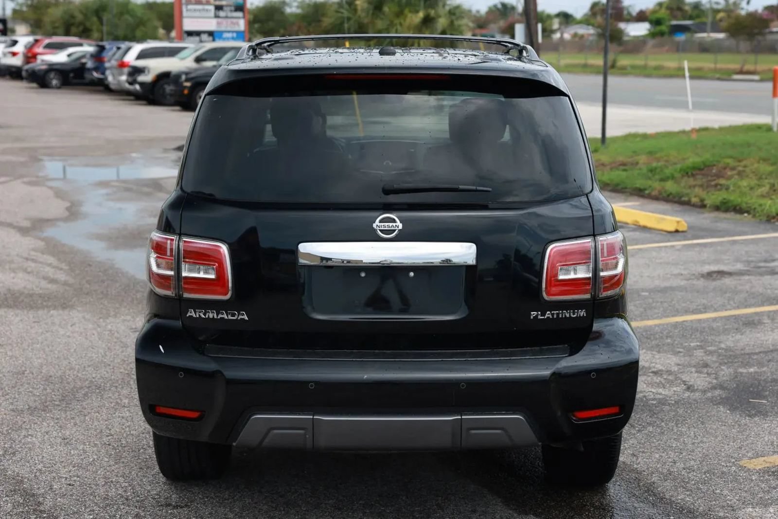 Used 2019 Nissan Armada Platinum w/ Captain's Chairs Package RWD image 6