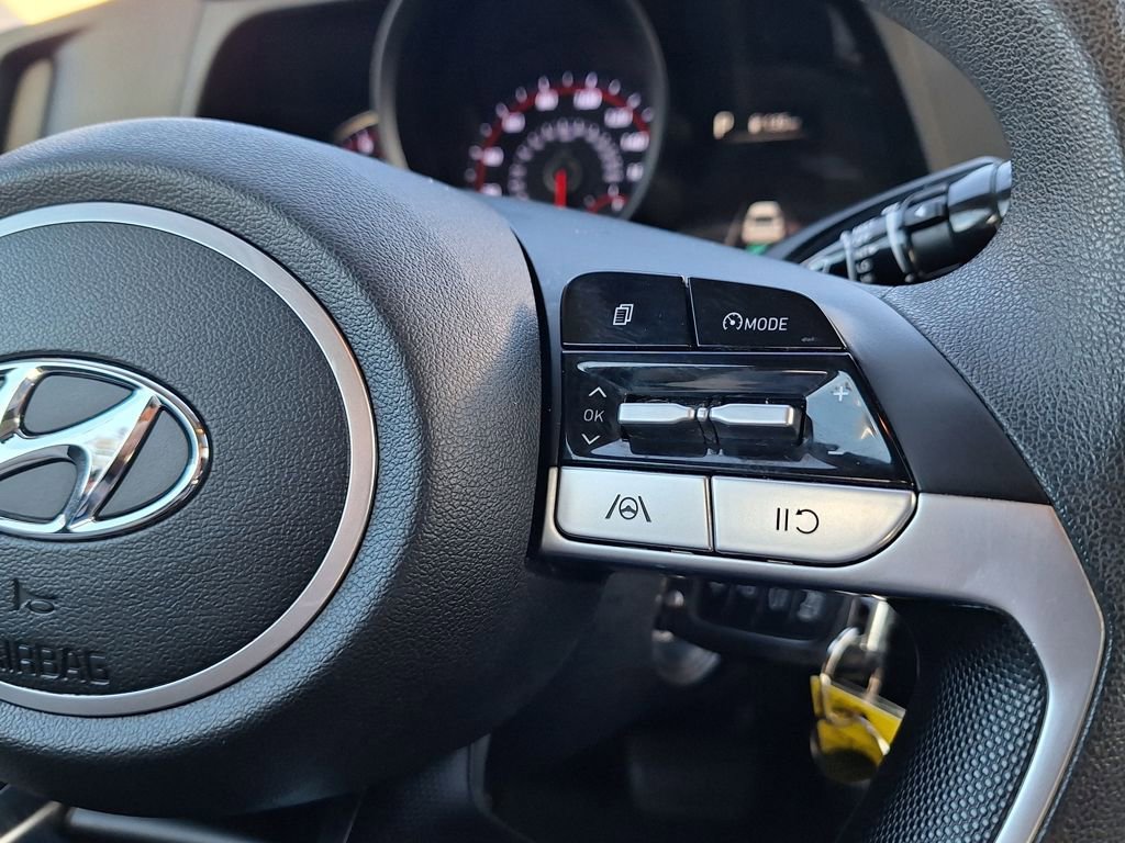 Certified 2021 Hyundai Elantra SE image 16