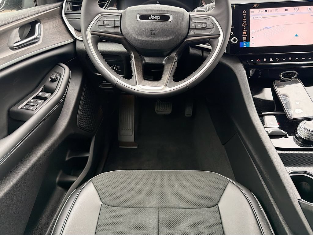 New 2026 Jeep Grand Cherokee Altitude AWD/4WD image 17