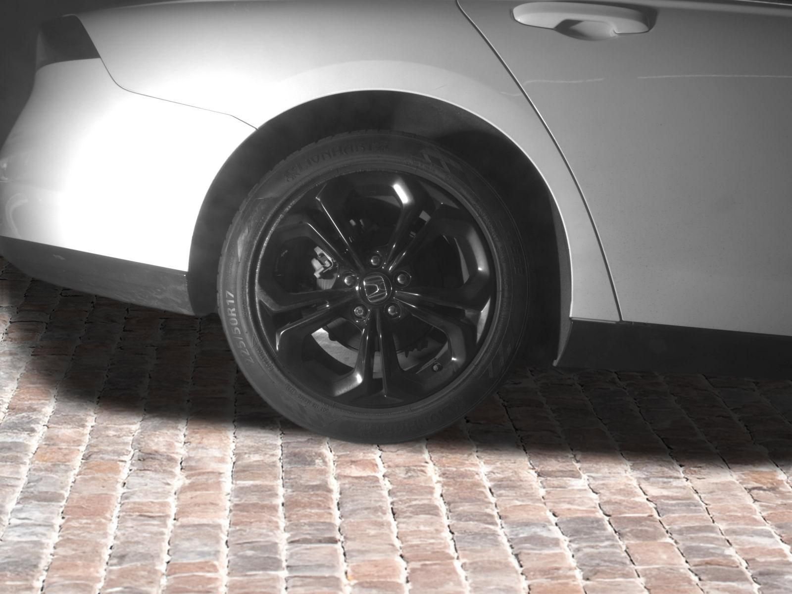 Used 2025 Honda Accord SE image 13