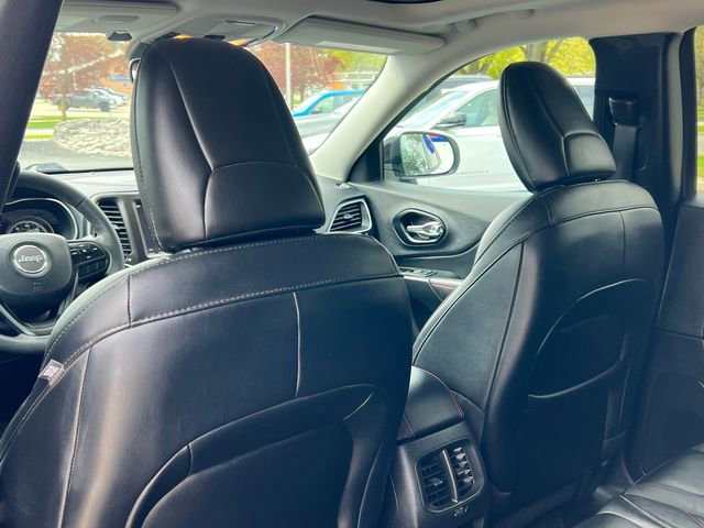 Used 2022 Jeep Cherokee Trailhawk w/ Sun, Sound & Nav Group AWD/4WD image 38