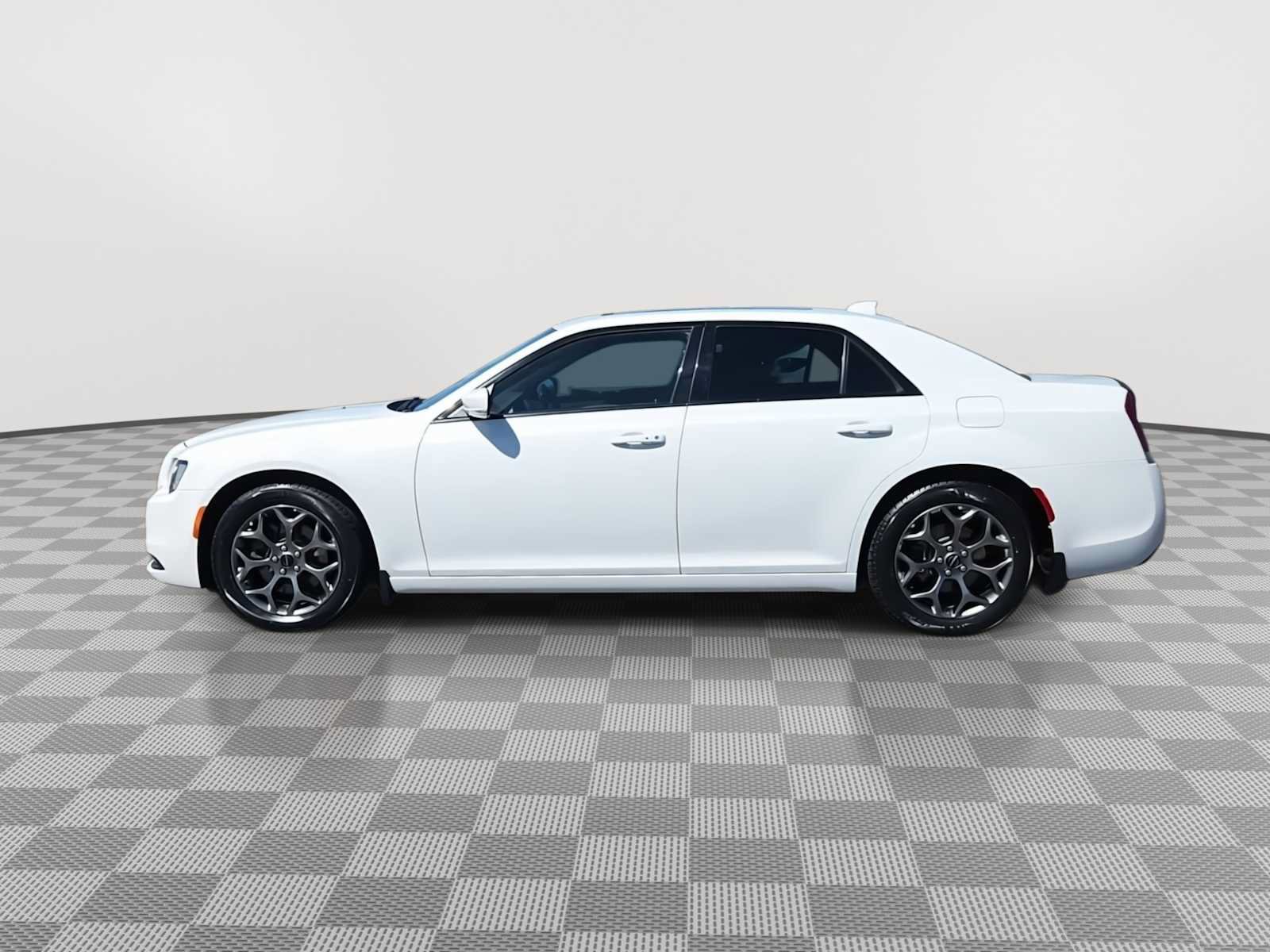 Used 2017 Chrysler 300 S w/ 300S Premium Group AWD/4WD image 5