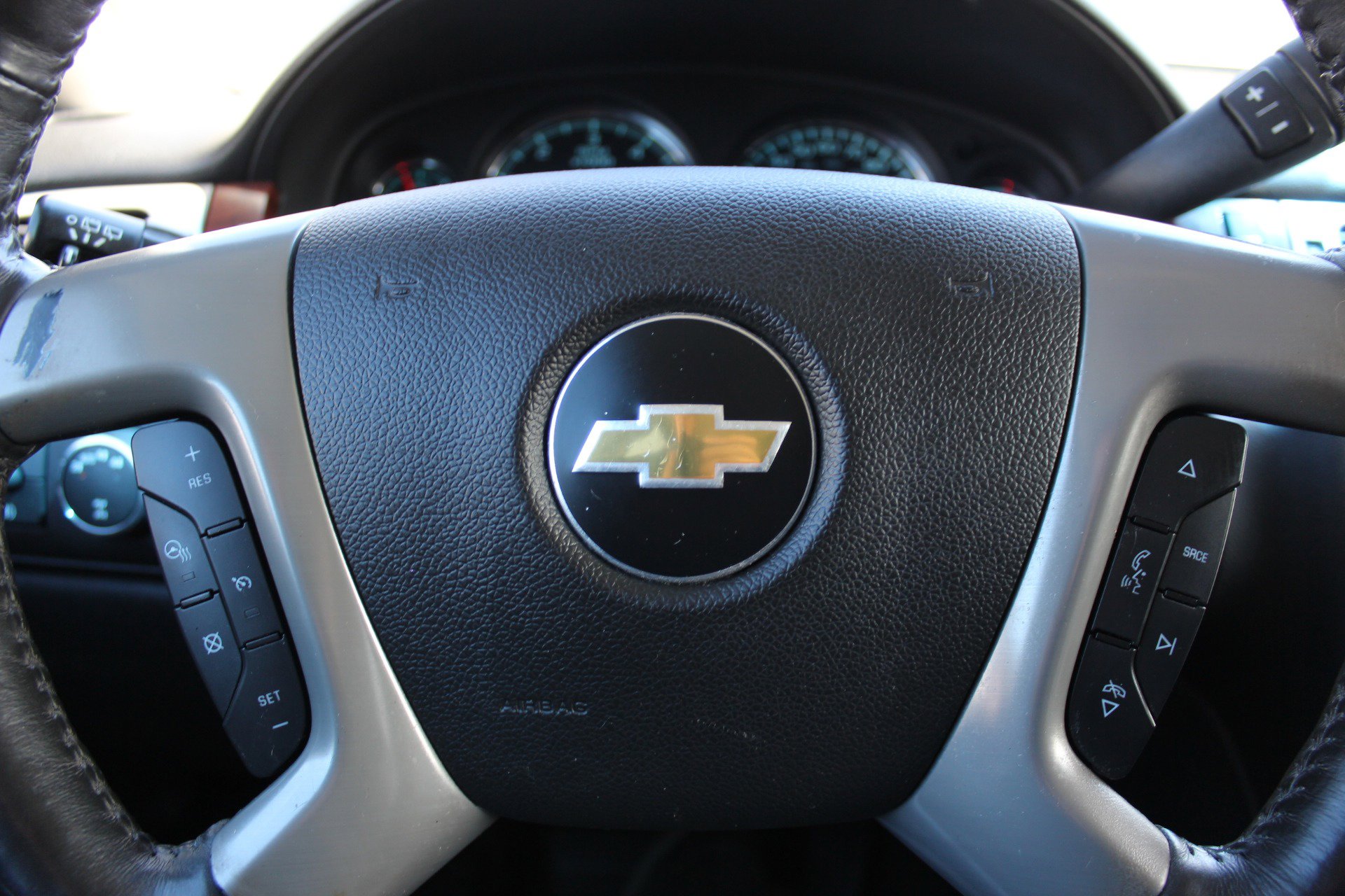 Used 2014 Chevrolet Tahoe LTZ AWD/4WD image 24