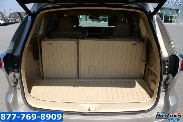 Used 2015 Toyota Highlander Limited w/ Driver Technology Package FWD image 17