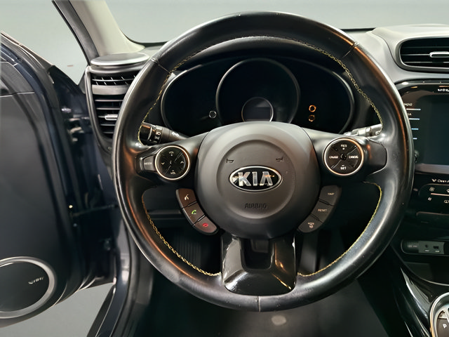 Used 2015 Kia Soul + w/ Audio Package FWD image 17
