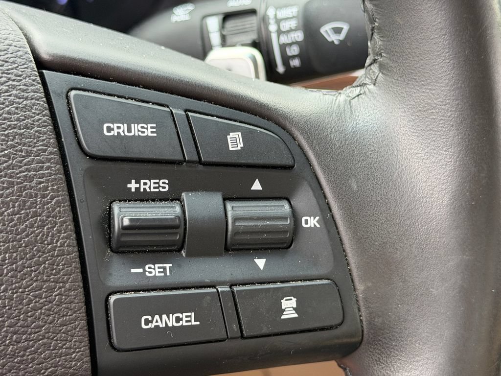 Used 2018 Genesis G80 3.8 RWD image 25
