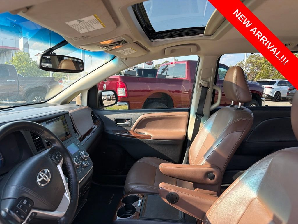 Used 2015 Toyota Sienna Limited FWD image 7