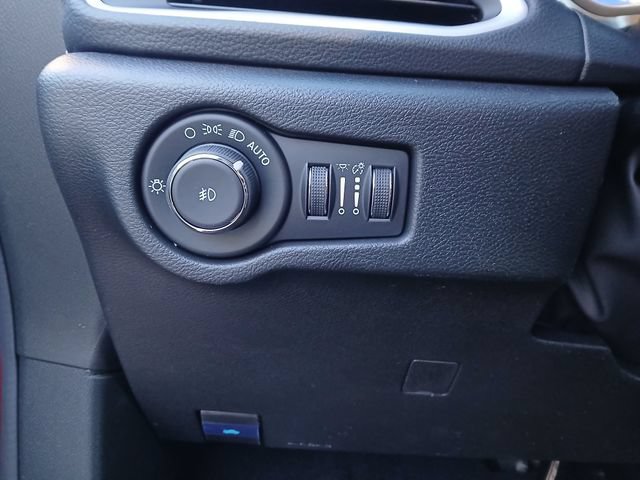 New 2026 Chrysler Pacifica Select FWD image 25