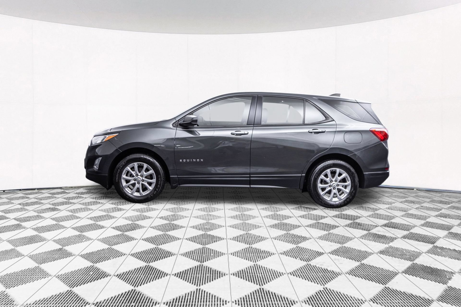 Used 2018 Chevrolet Equinox LS FWD image 7